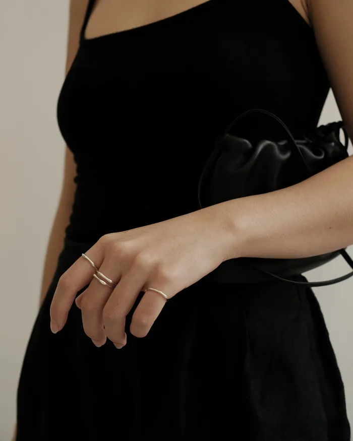Rings MYJN Dea Fluid Thin Band Ring