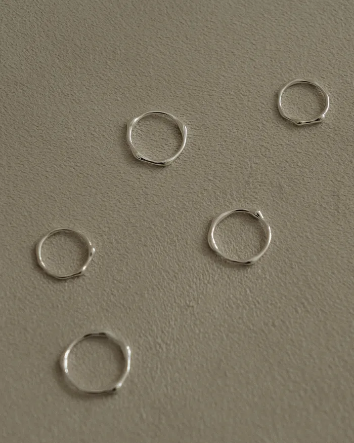 Rings MYJN Dea Fluid Thin Band Ring