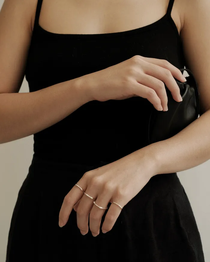 Rings MYJN Dea Fluid Thin Band Ring