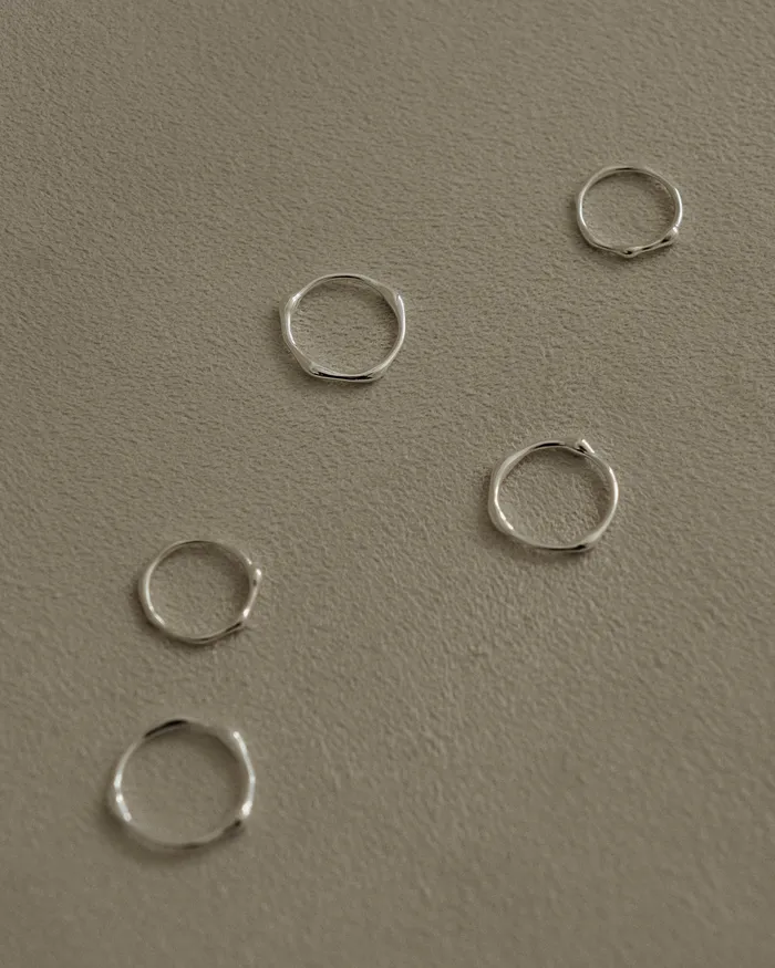 Rings MYJN Dea Fluid Thin Band Ring