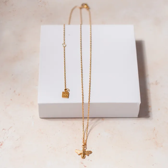 Bee Charm Necklace NIMAH EU Necklaces