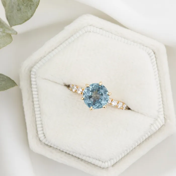 Envero Jewelry Maria Luxe Grand Setting Round cut Rings Envero Jewelry Maria Luxe Grand Setting Round cut Rings