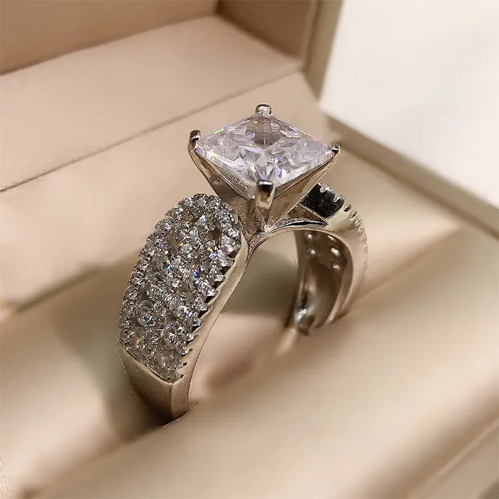 Shineofdiamond Rings Princess Cut Engagement Ring in Sterling Silver Shineofdiamond Rings Princess Cut Engagement Ring in Sterling Silver