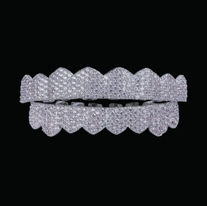 BEST SELLER Earrings 8 Teeth Fang Mouth Iced Out Diamond Grillz