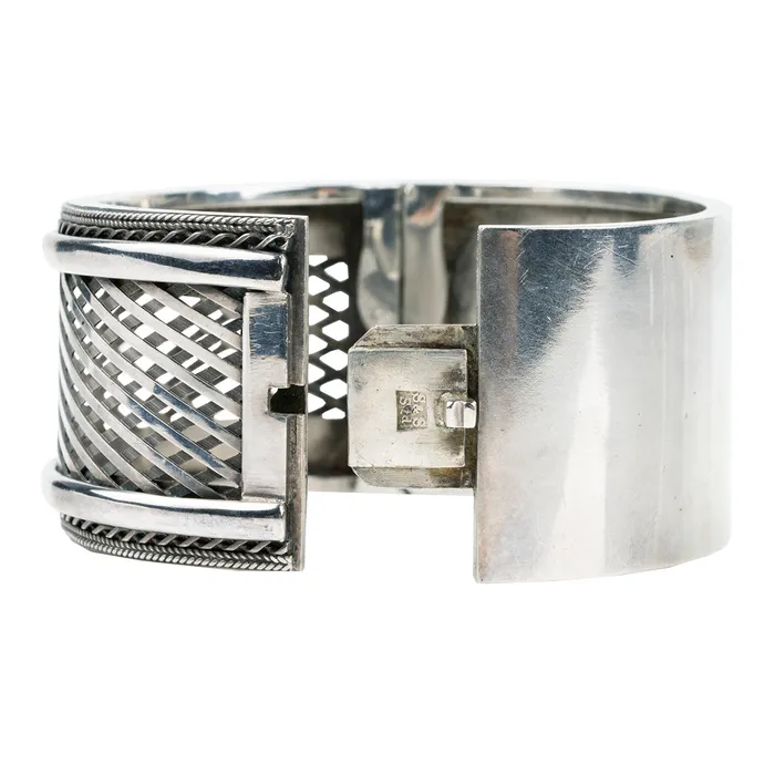 Bracelets Bell Bird Antiques Victorian era Sterling Silver Cross Hatch Bangle