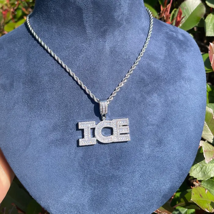 Minimal VVS Necklaces Minimal VVS Iced Out Personalized Custom Name Necklace Pendant
