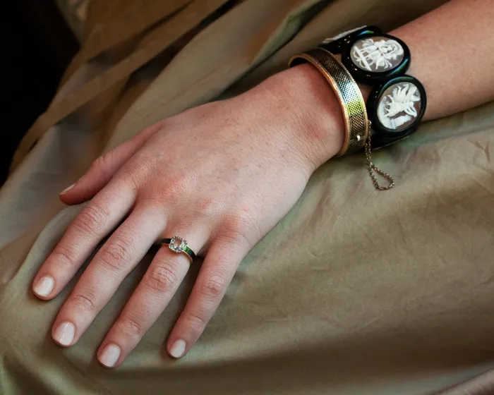 Natural Sapphire set in Eight Prong Solitaire on Black Enamel Band Bell Bird In House Rings