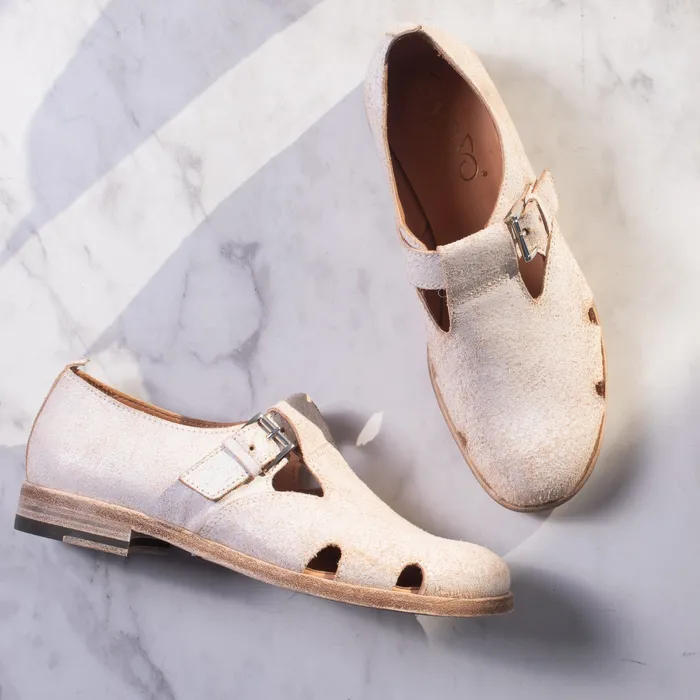 shoto Earrings Shoto Buckle Flat distressed cream